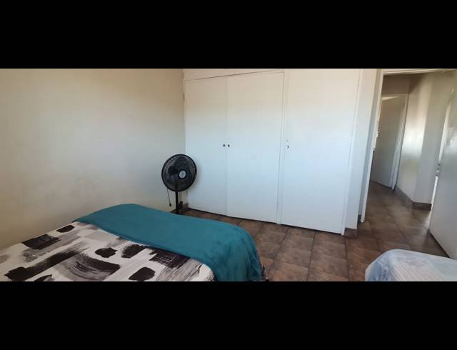 2 BEDROOM FLAT FOR SALE IN VEREENIGING CENTRAL